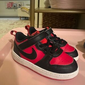 Nike Kids' Black and Red Sneakers